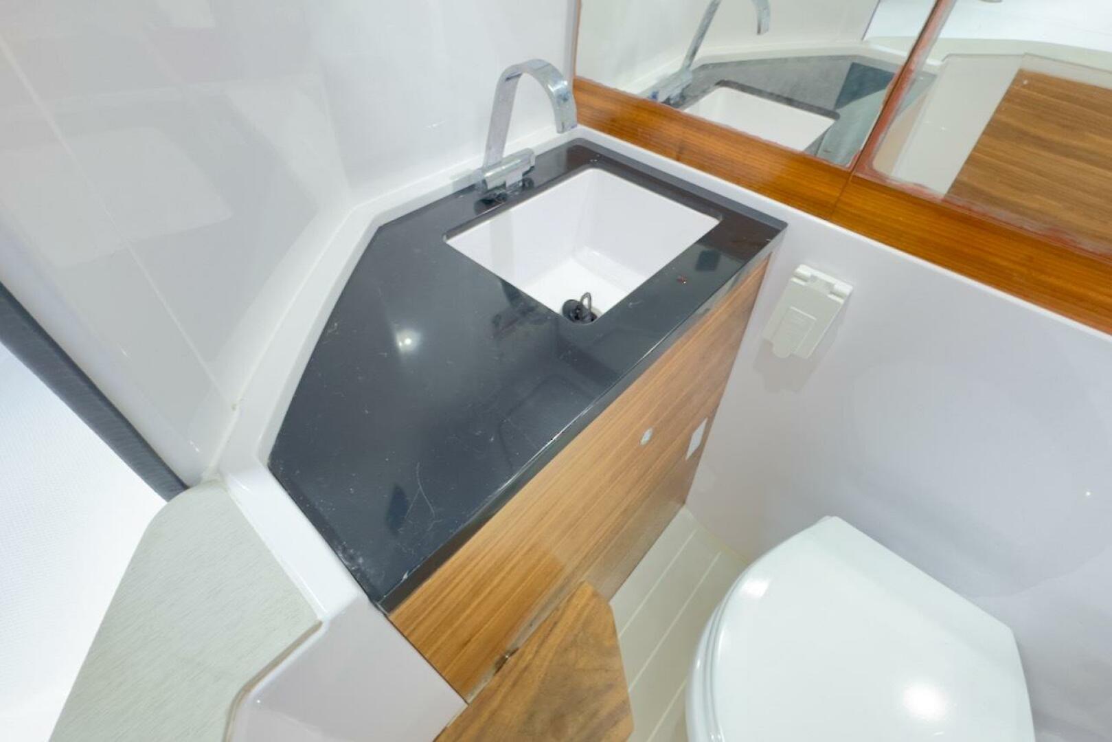 Slide: The Image of Axopar 28 CABIN 2022 - 5140814