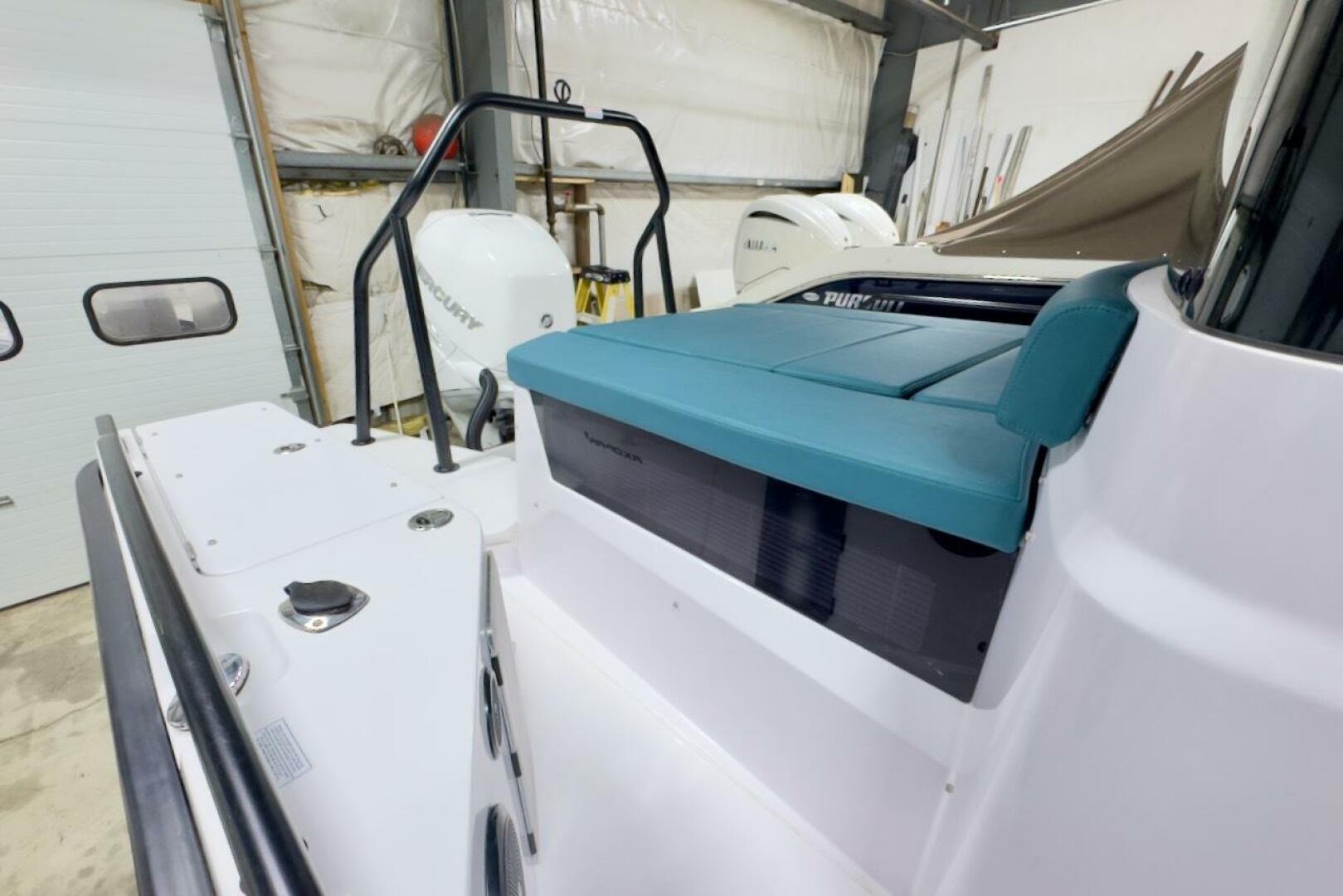 Slide: The Image of Axopar 28 CABIN 2022 - 5140816