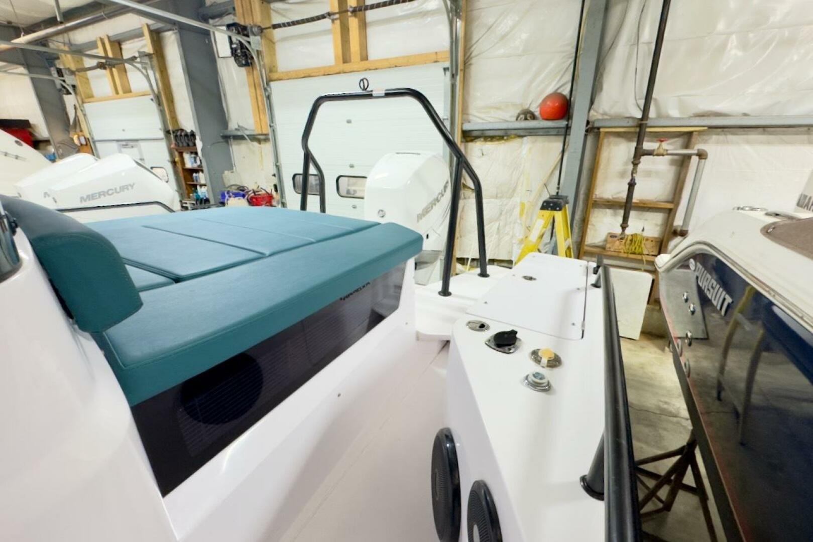 Slide: The Image of Axopar 28 CABIN 2022 - 5140818