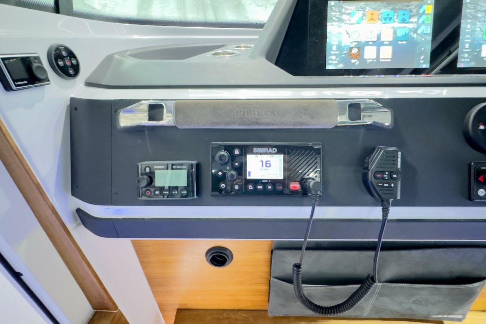 Slide: The Image of Axopar 28 CABIN 2022 - 5140825