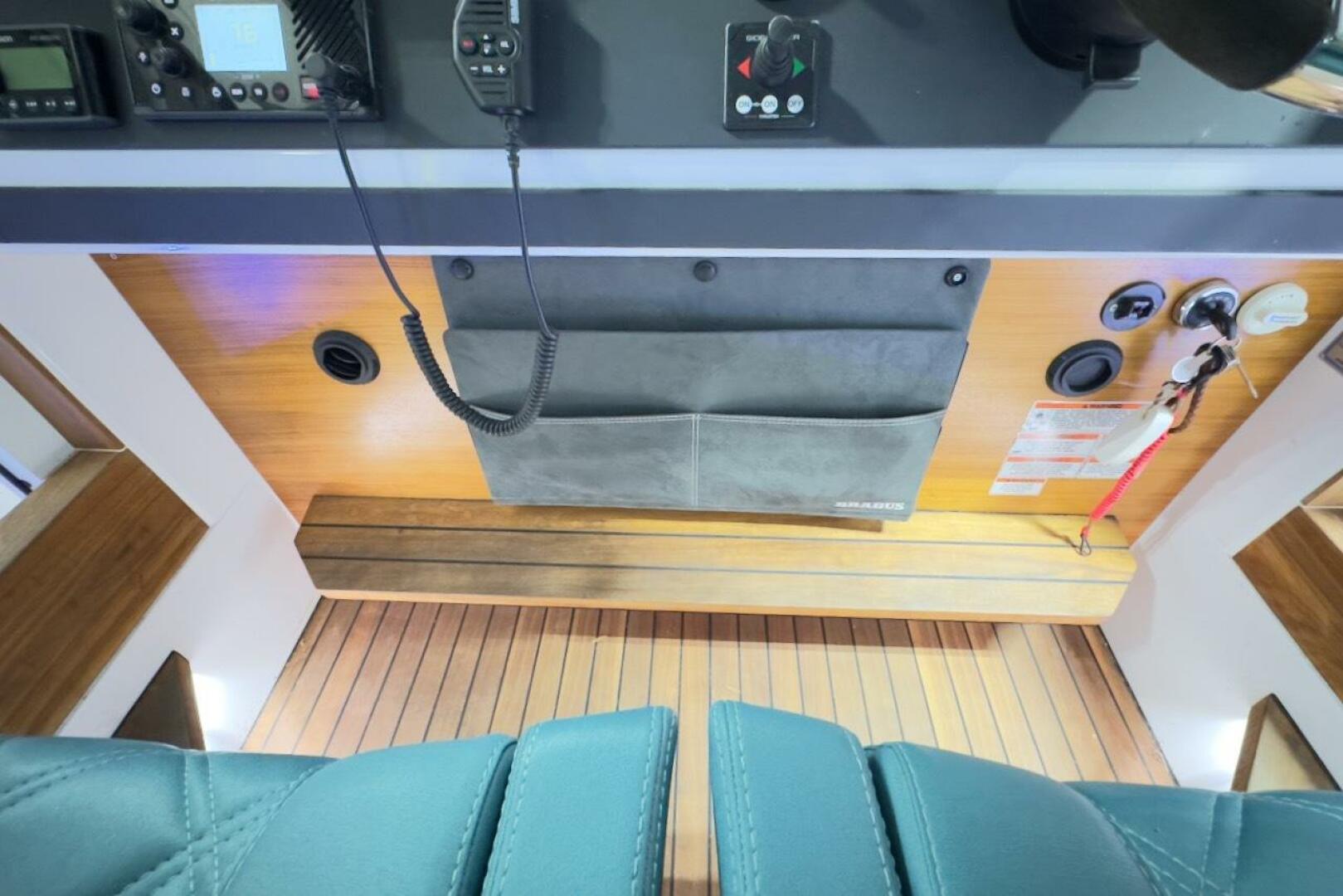 Slide: The Image of Axopar 28 CABIN 2022 - 5140830