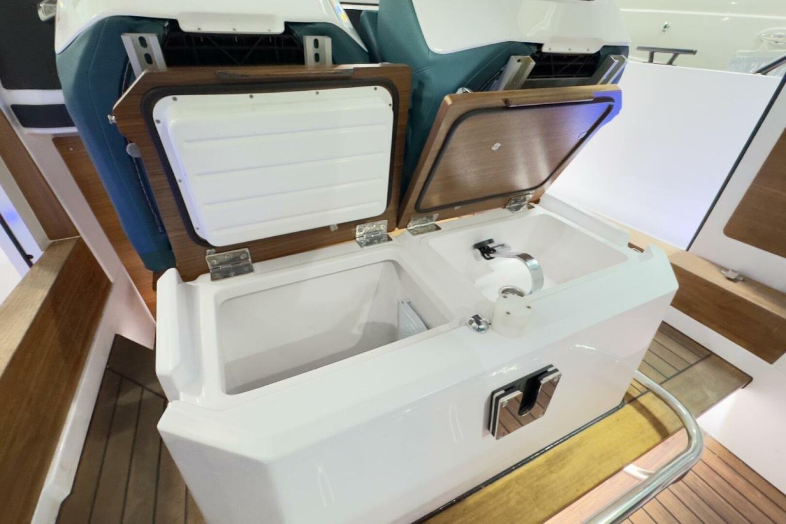 Slide: The Image of Axopar 28 CABIN 2022 - 5140840