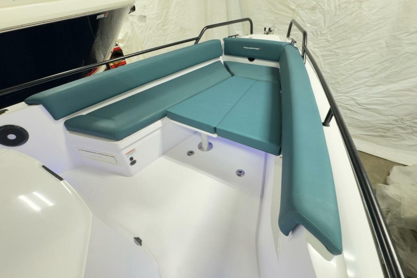 Slide: The Image of Axopar 28 CABIN 2022 - 5140843