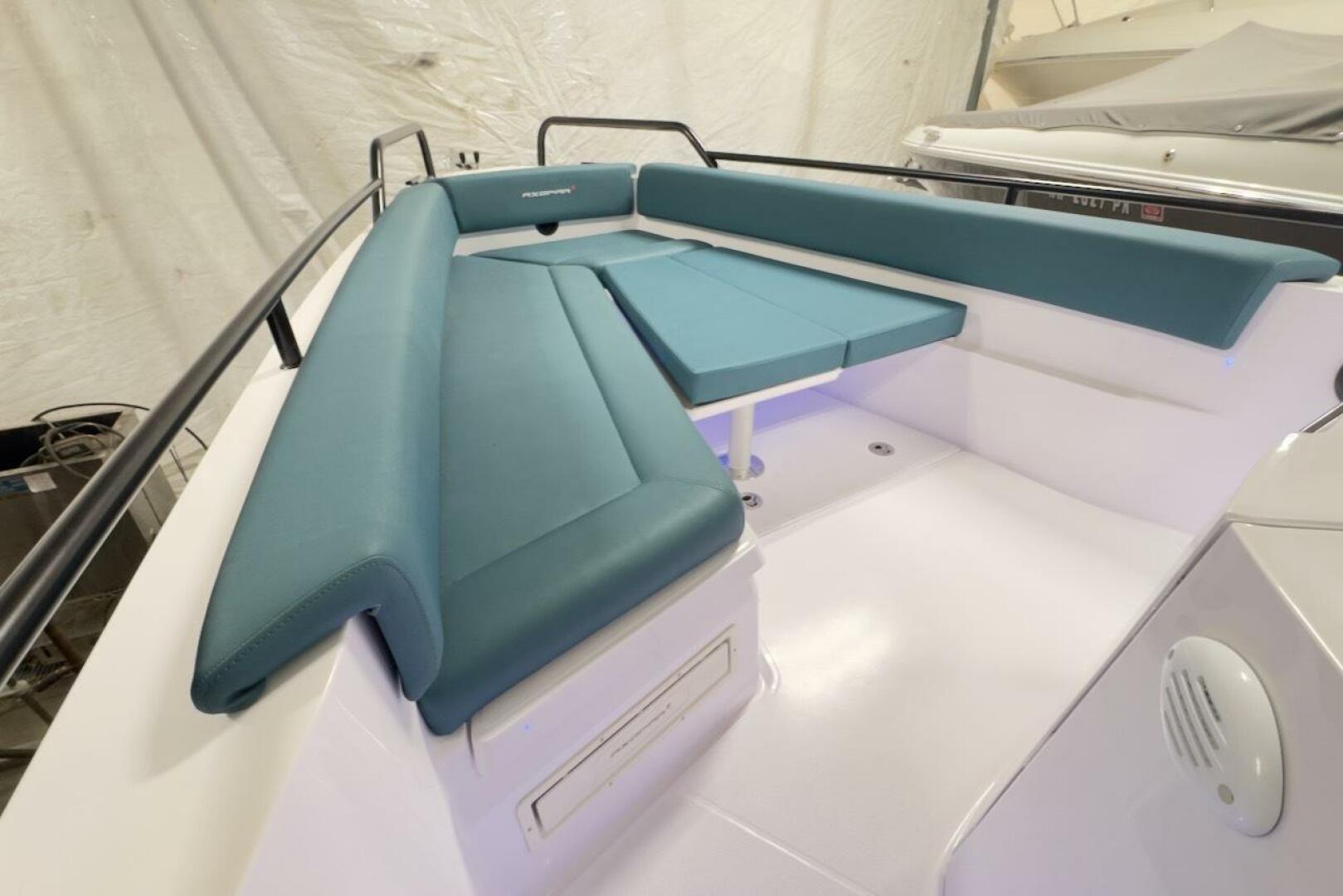 Slide: The Image of Axopar 28 CABIN 2022 - 5140844