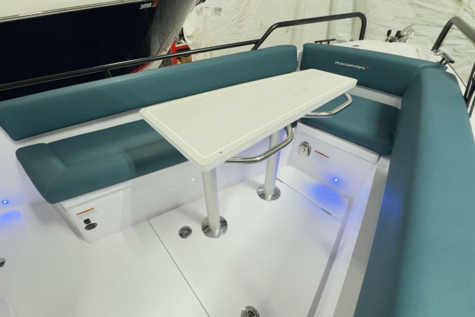 Slide: The Image of Axopar 28 CABIN 2022 - 5140845