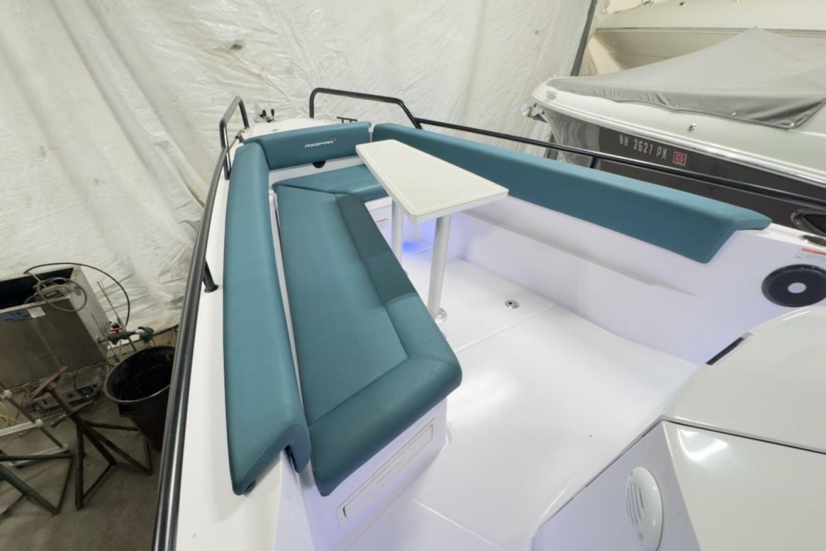 Slide: The Image of Axopar 28 CABIN 2022 - 5140846
