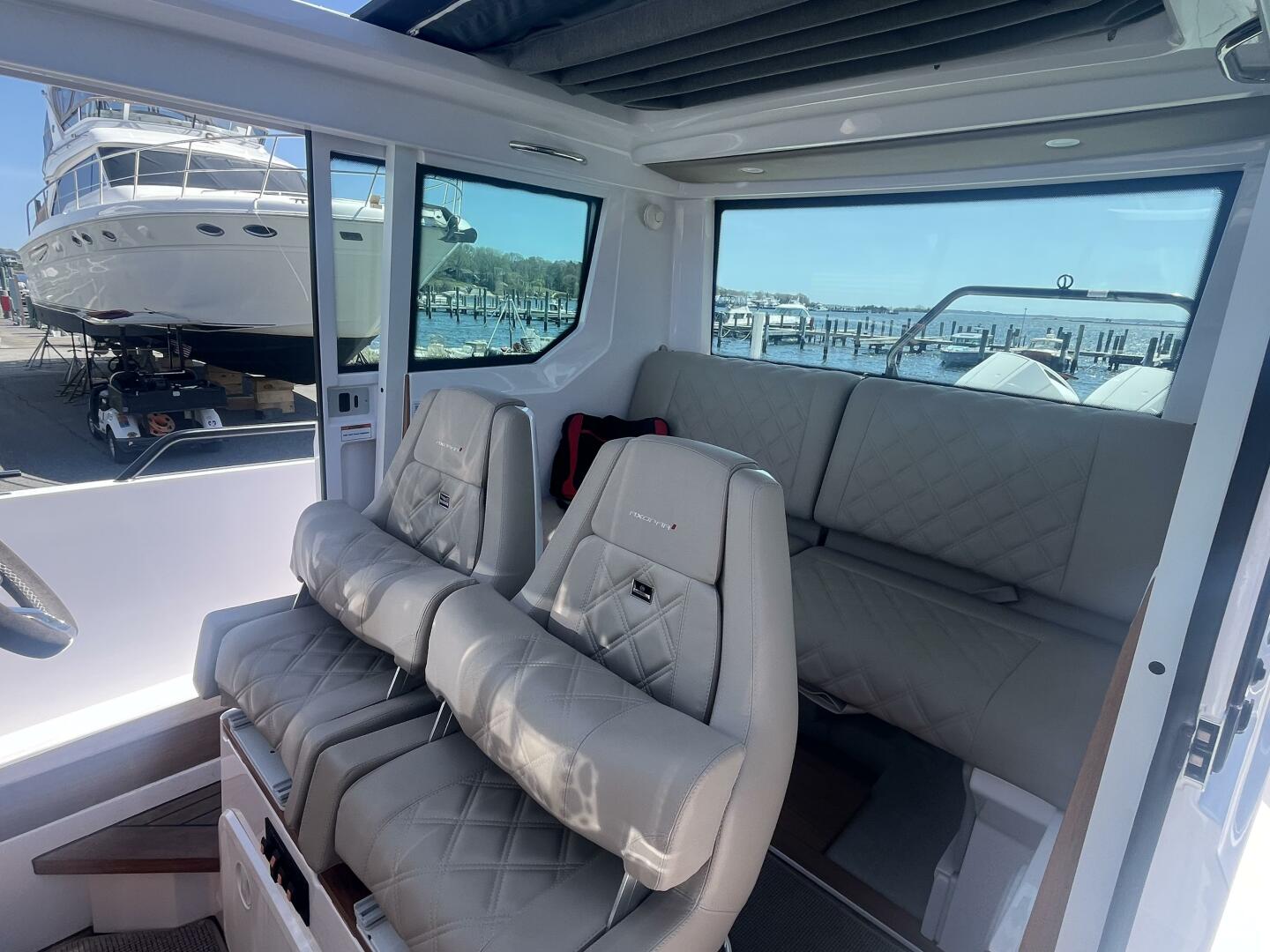 Slide: The Image of Axopar 28 CABIN 2022 - 5288658