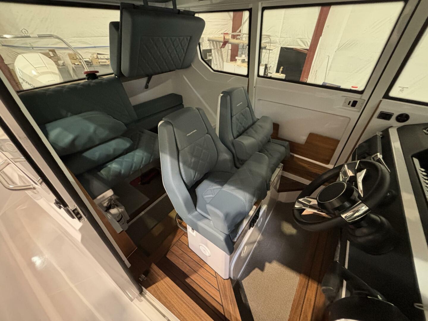 Slide: The Image of Axopar 28 CABIN 2023 - 5202255