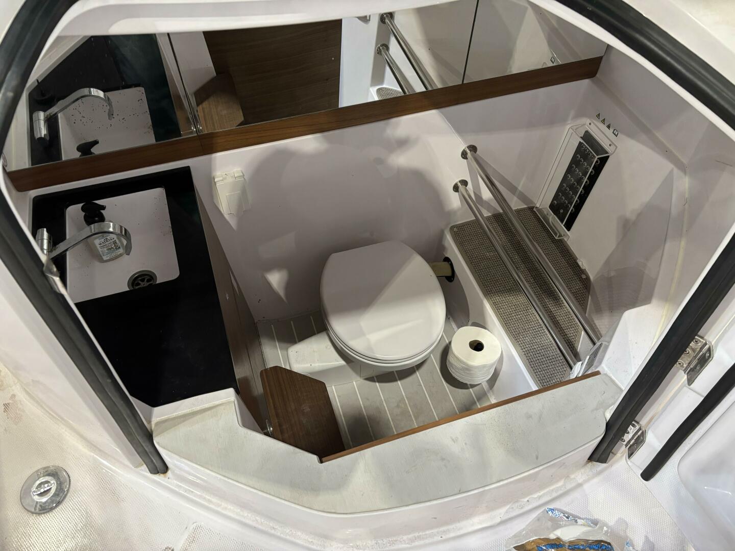 Slide: The Image of Axopar 28 CABIN 2023 - 5202246