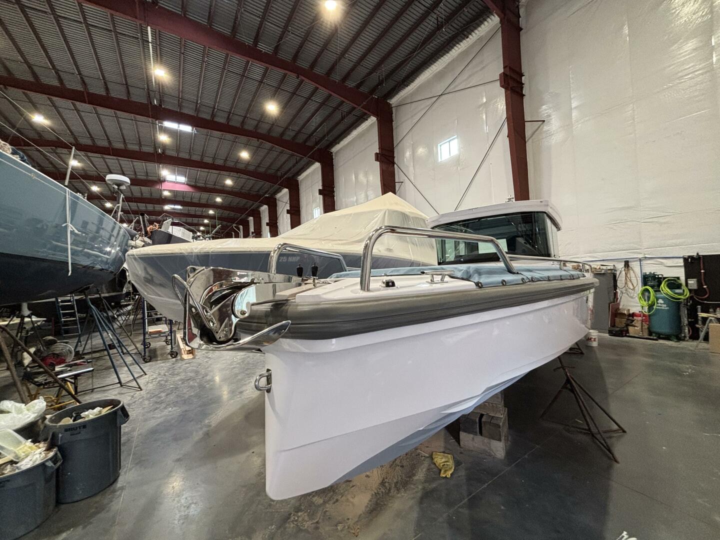 Slide: The Image of Axopar 28 CABIN 2023 - 5202261