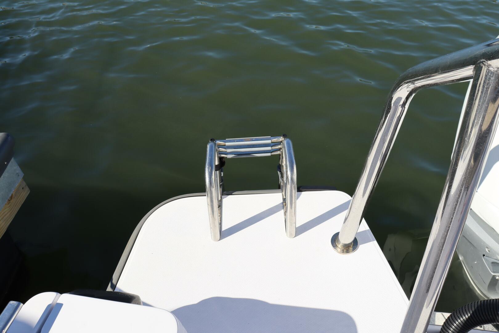 Slide: The Image of Axopar 28 CABIN 2023 - 4777957