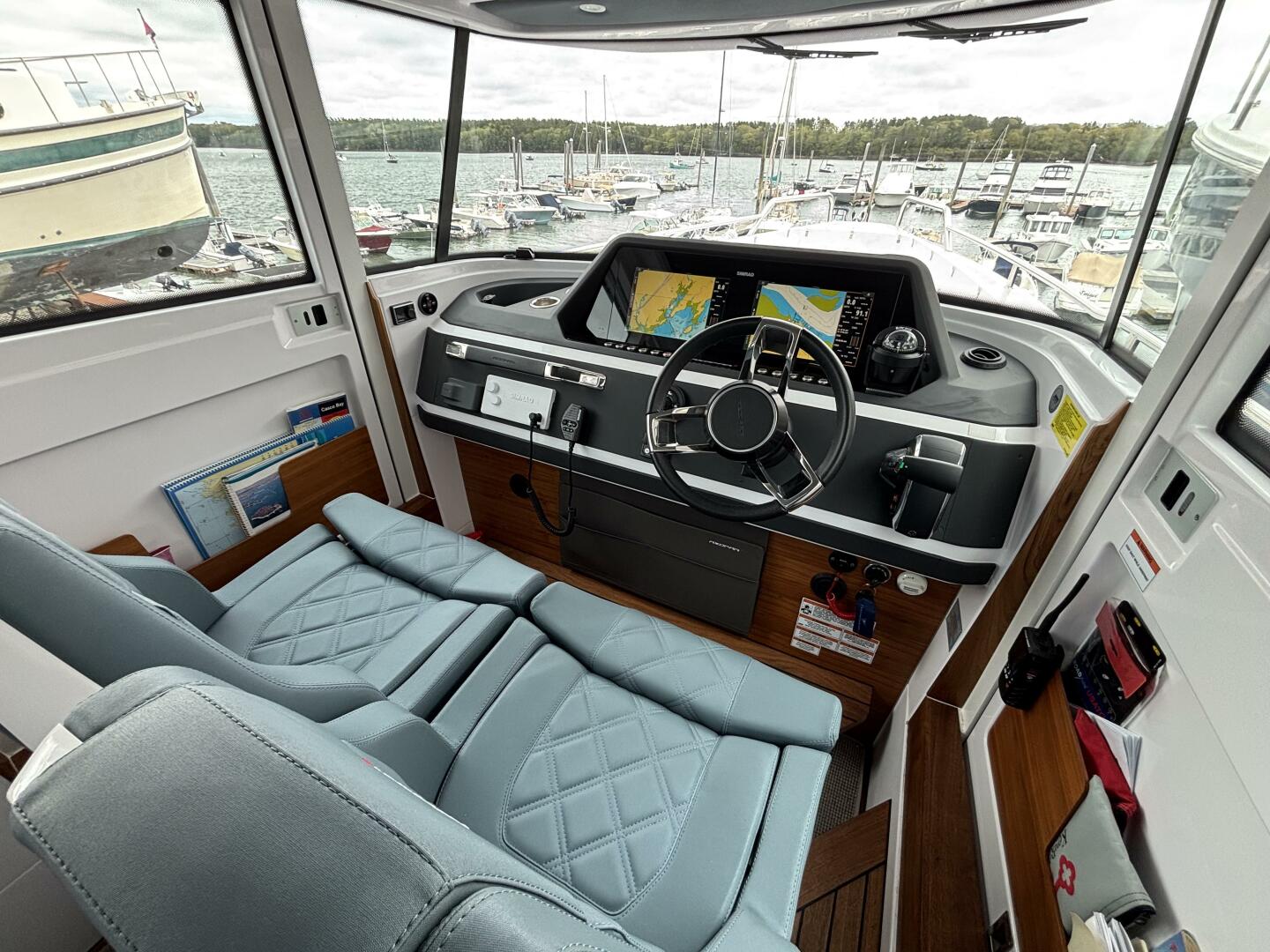 Slide: The Image of Axopar 28 CABIN 2023 - 5376593