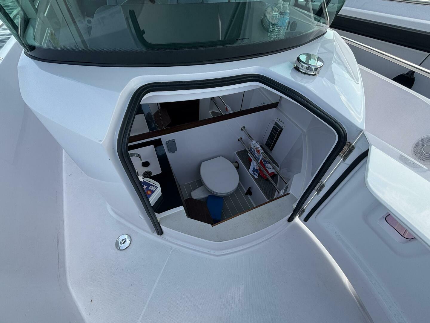 Slide: The Image of Axopar 28 CABIN 2023 - 5423802