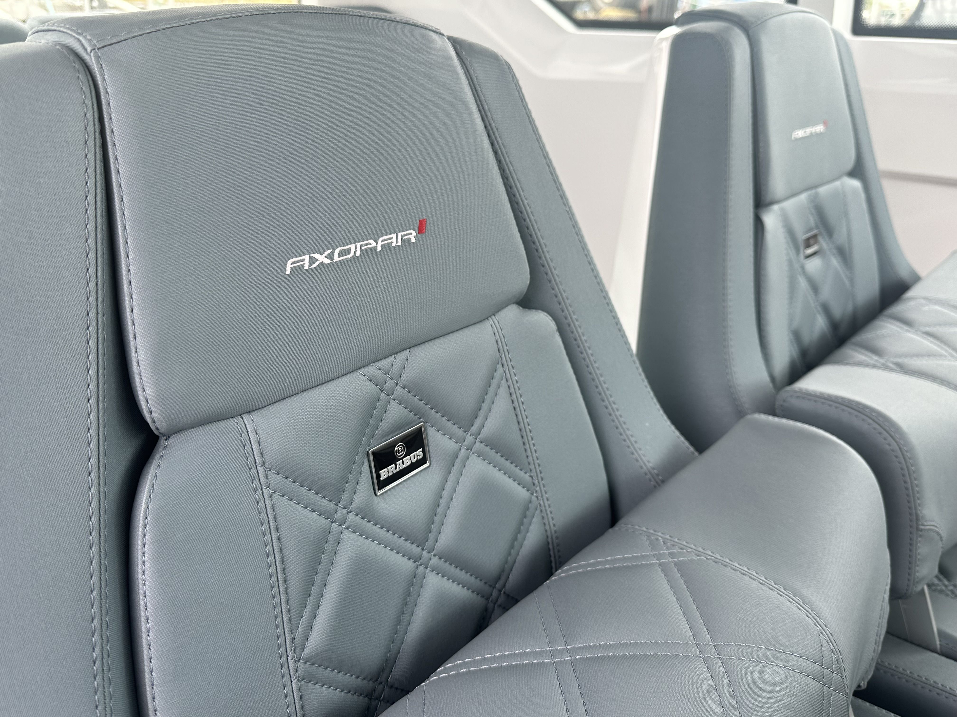 Slide: The Image of Axopar 28CABIN 2023 - 9