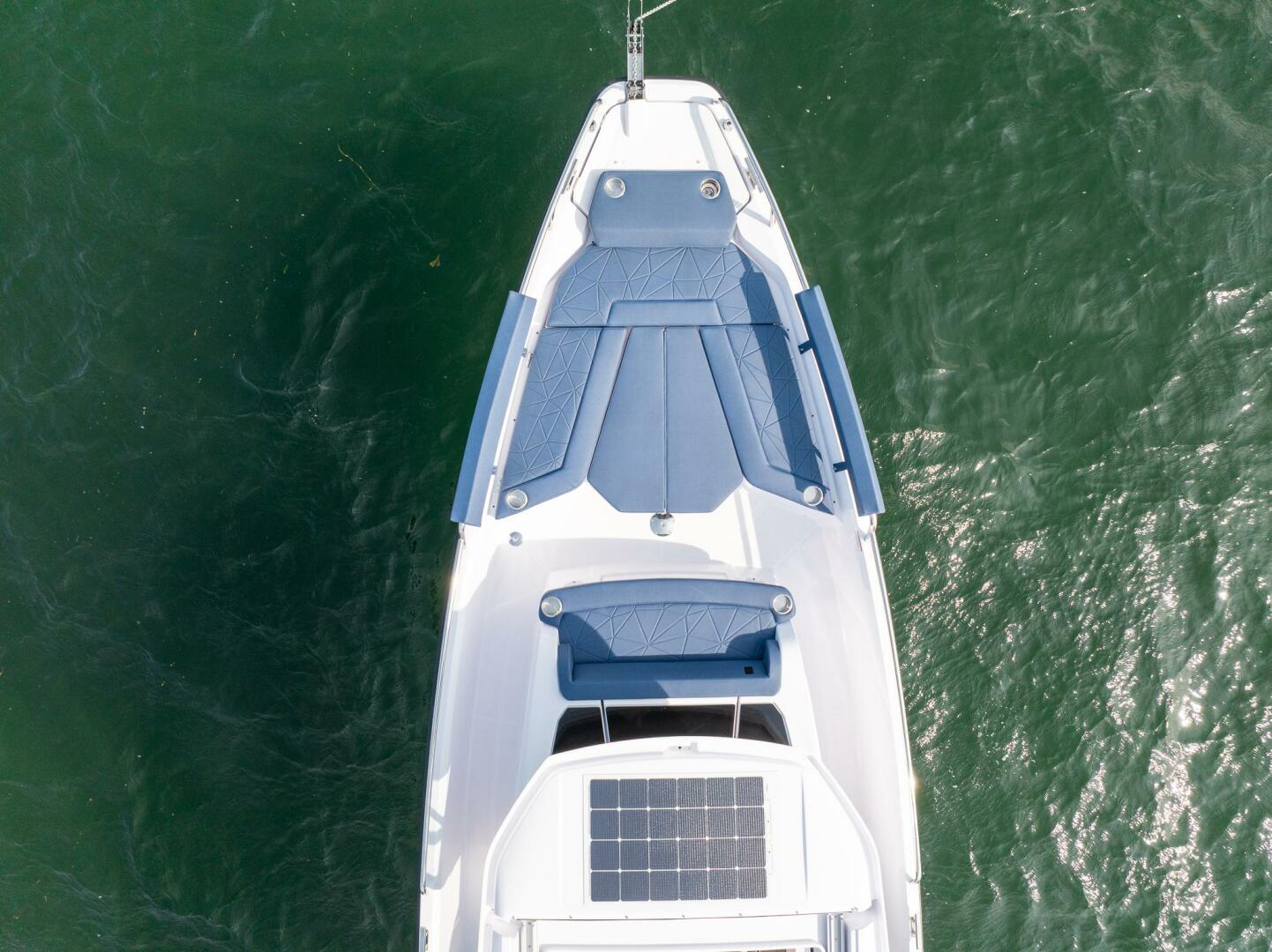 Slide: The Image of Axopar 29 Cross Cabin 2025 - 5399696