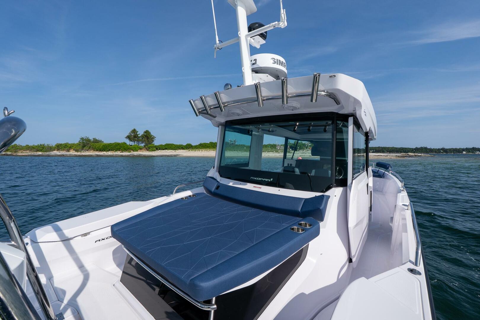 Slide: The Image of Axopar 29 Cross Cabin 2025 - 5399697