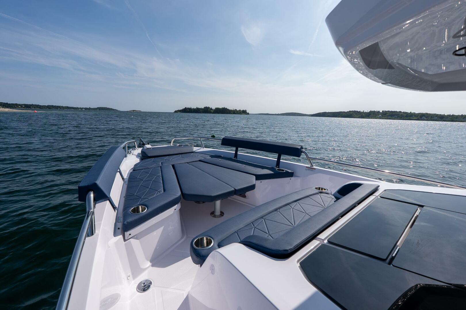 Slide: The Image of Axopar 29 Cross Cabin 2025 - 5399703
