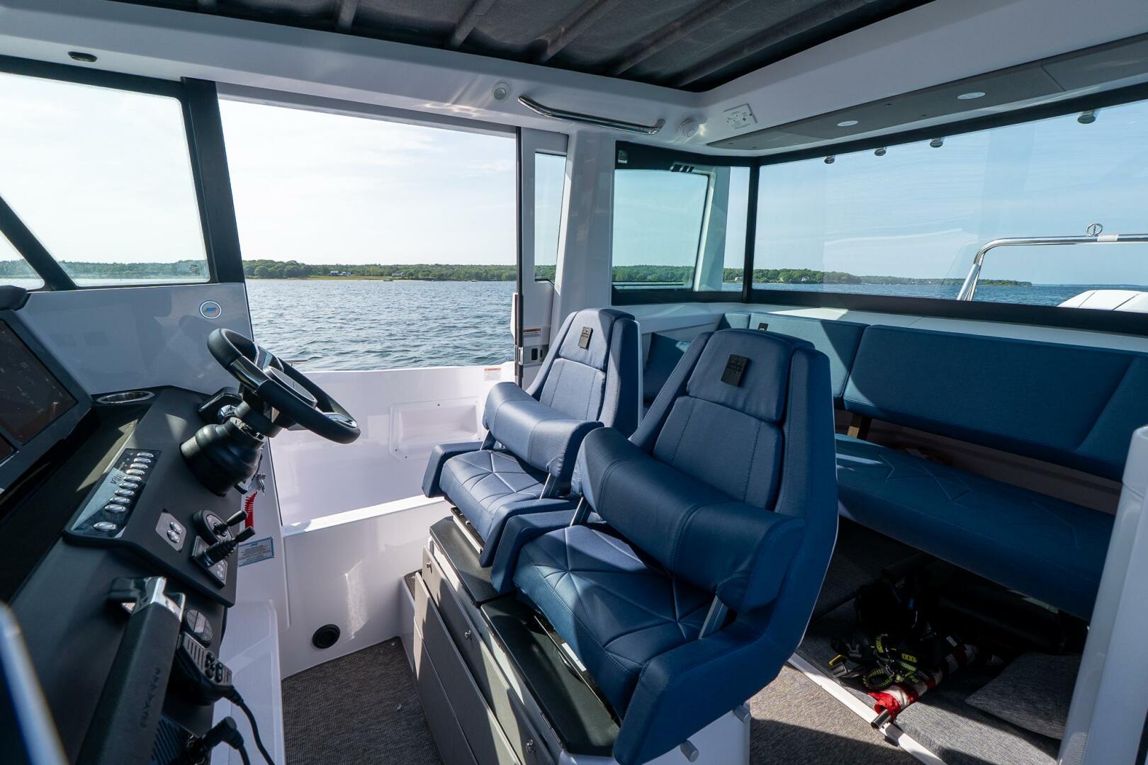 Slide: The Image of Axopar 29 Cross Cabin 2025 - 5399722