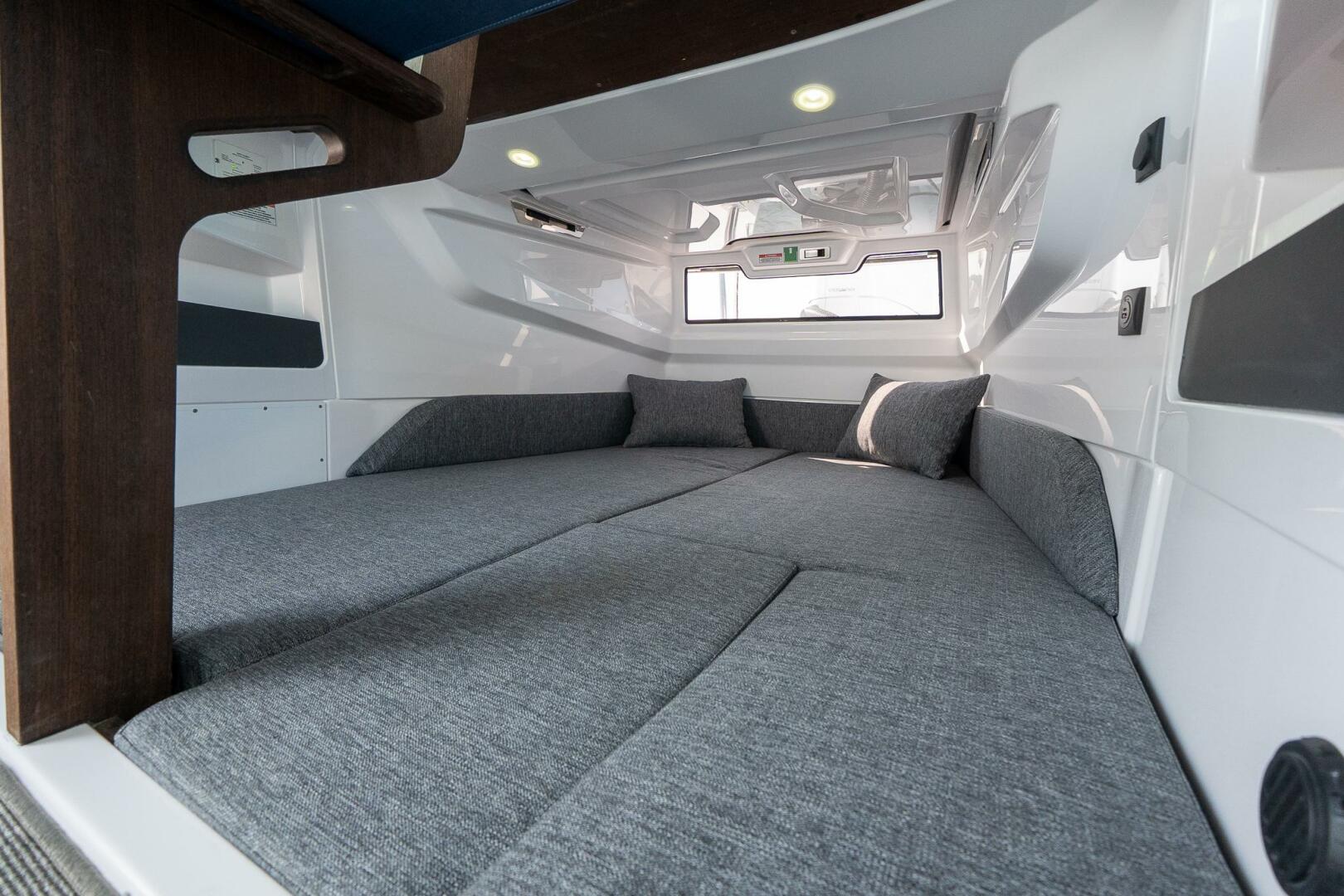 Slide: The Image of Axopar 29 Cross Cabin 2025 - 5399729