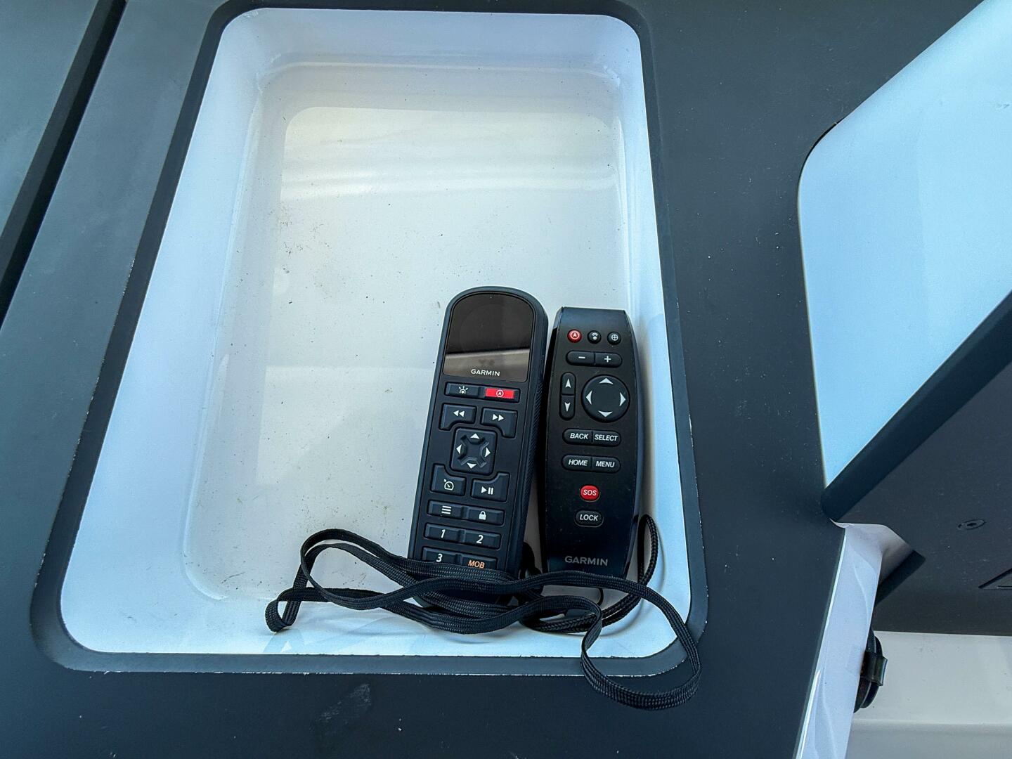 Slide: The Image of Axopar 37 Cabin 2019 - 5327226