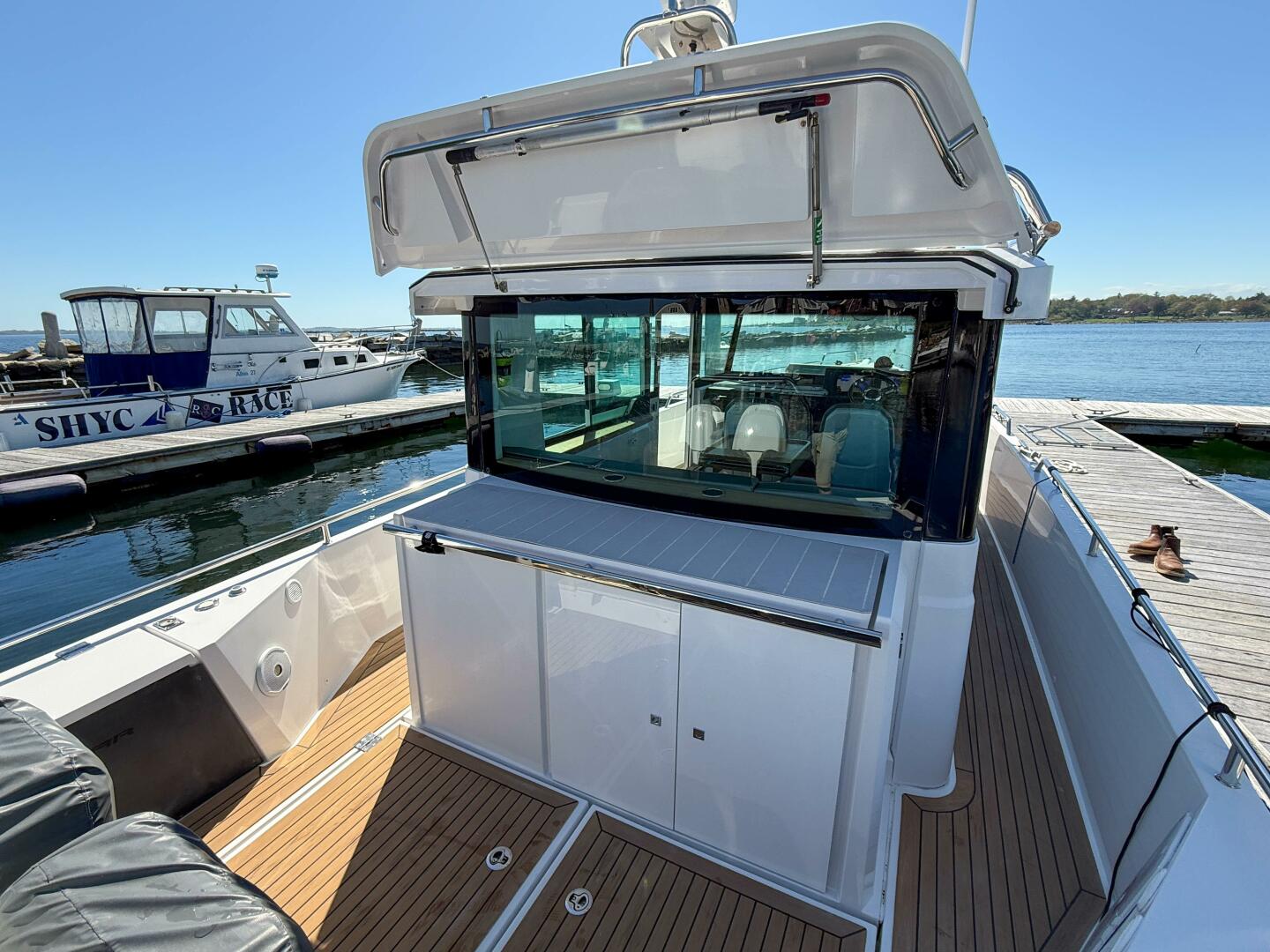 Slide: The Image of Axopar 37 Cabin 2019 - 5327234