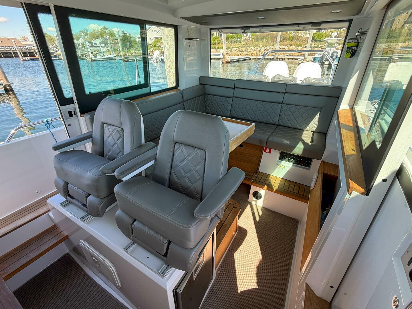 Slide: The Image of Axopar 37 Cabin 2019 - 5327228