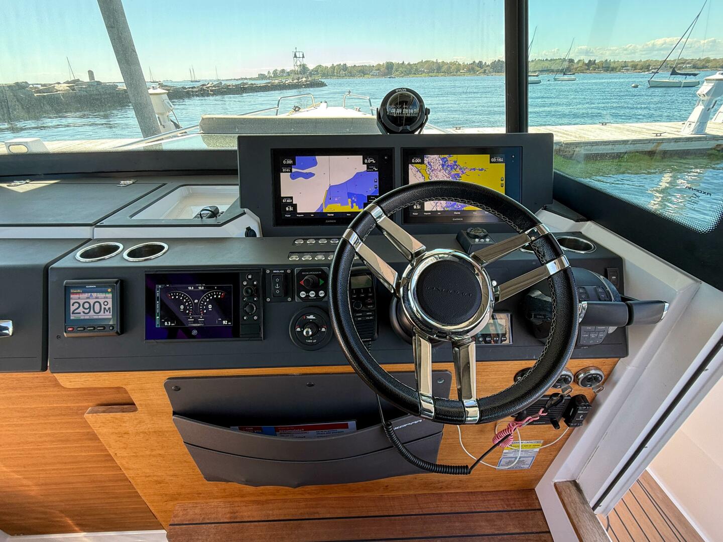 Slide: The Image of Axopar 37 Cabin 2019 - 5327227