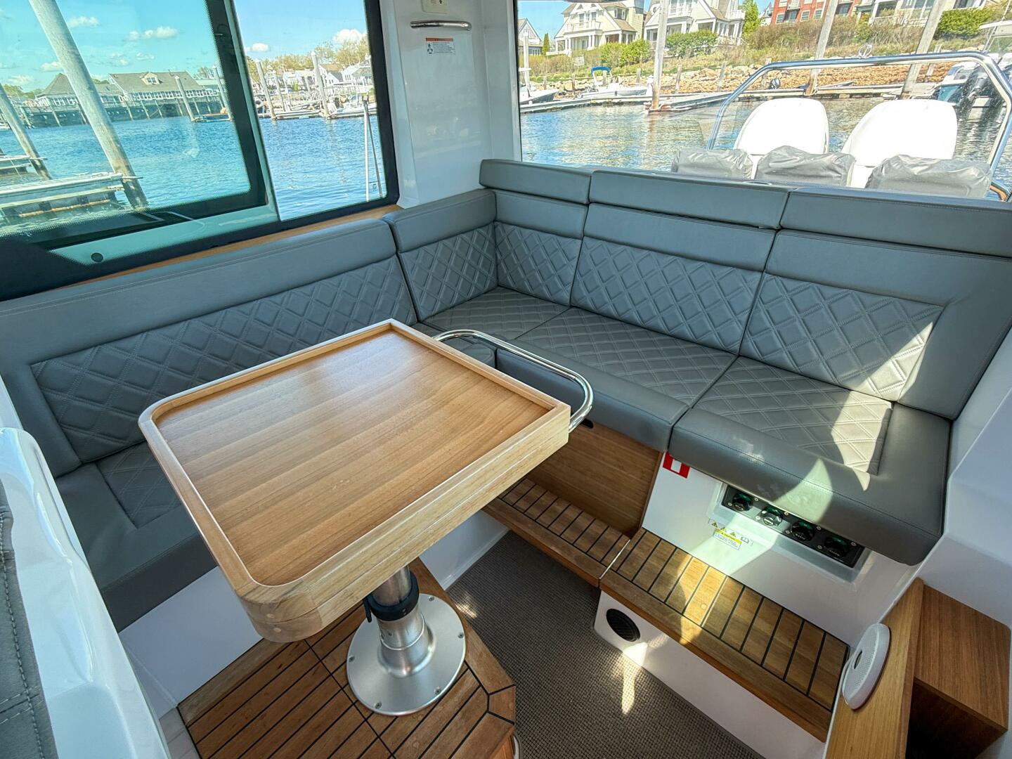 Slide: The Image of Axopar 37 Cabin 2019 - 5327229