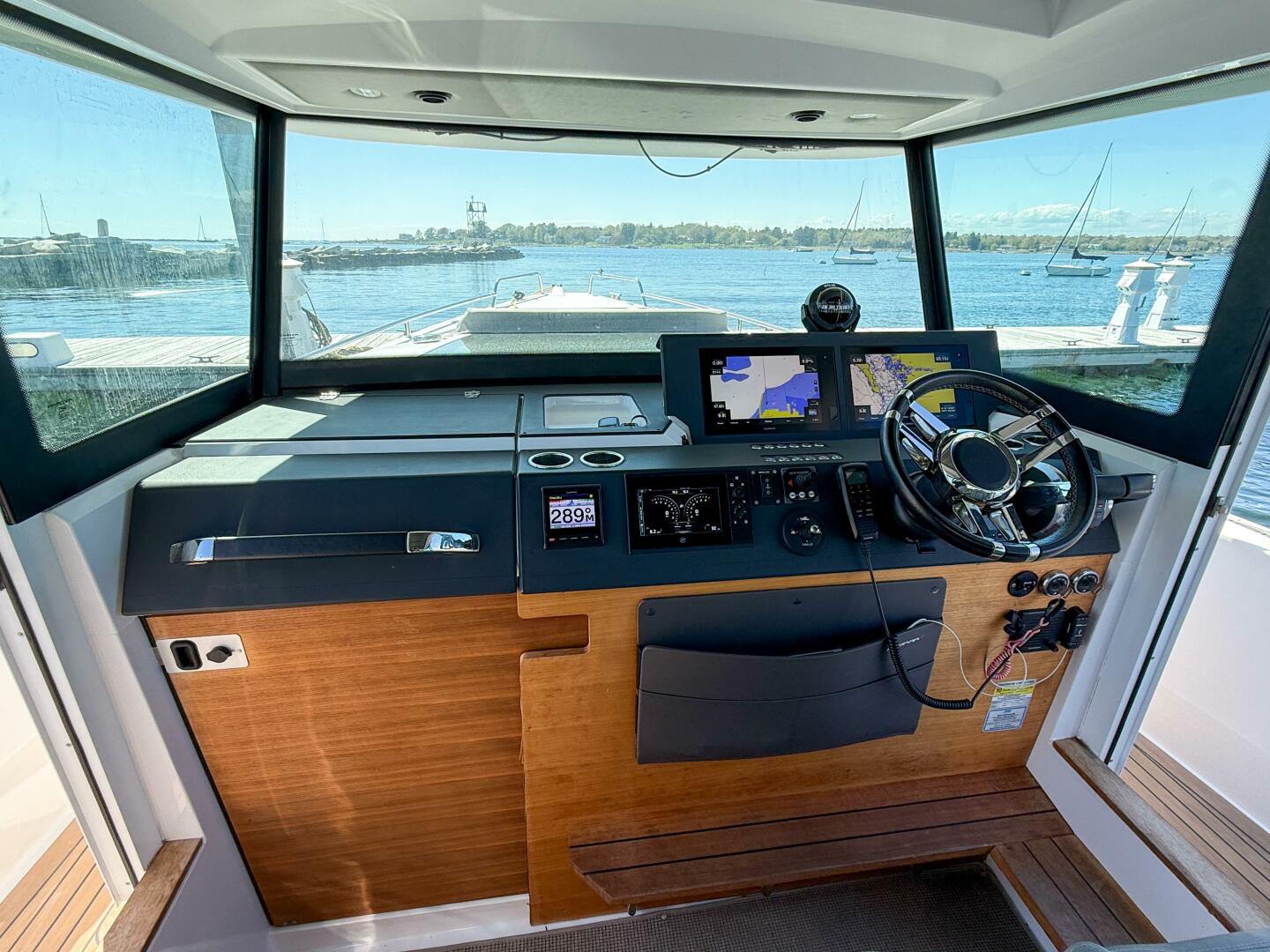 Slide: The Image of Axopar 37 Cabin 2019 - 5327222