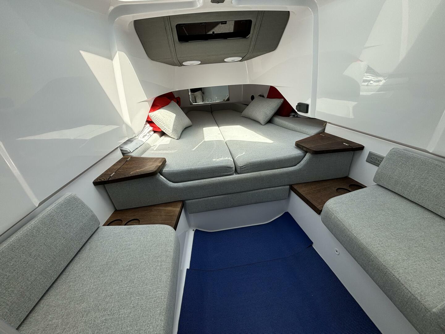 Slide: The Image of Axopar 37 Cross Cabin 2021 - 19