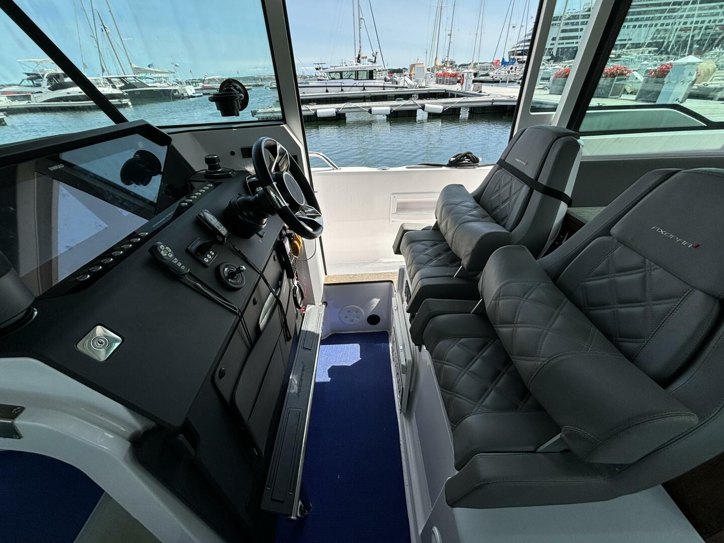 Slide: The Image of Axopar 37 Cross Cabin 2021 - 24