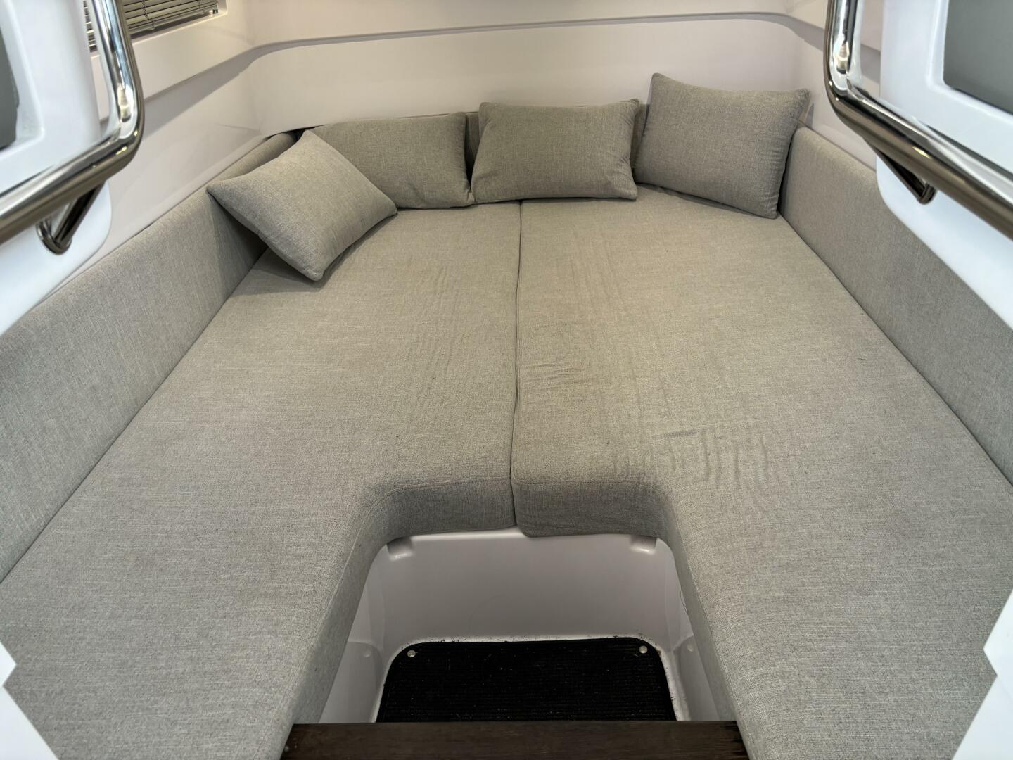 Slide: The Image of Axopar 37 Cross Cabin 2021 - 29