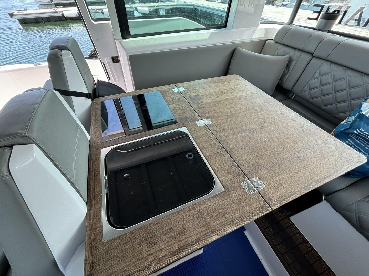 Slide: The Image of Axopar 37 Cross Cabin 2021 - 36