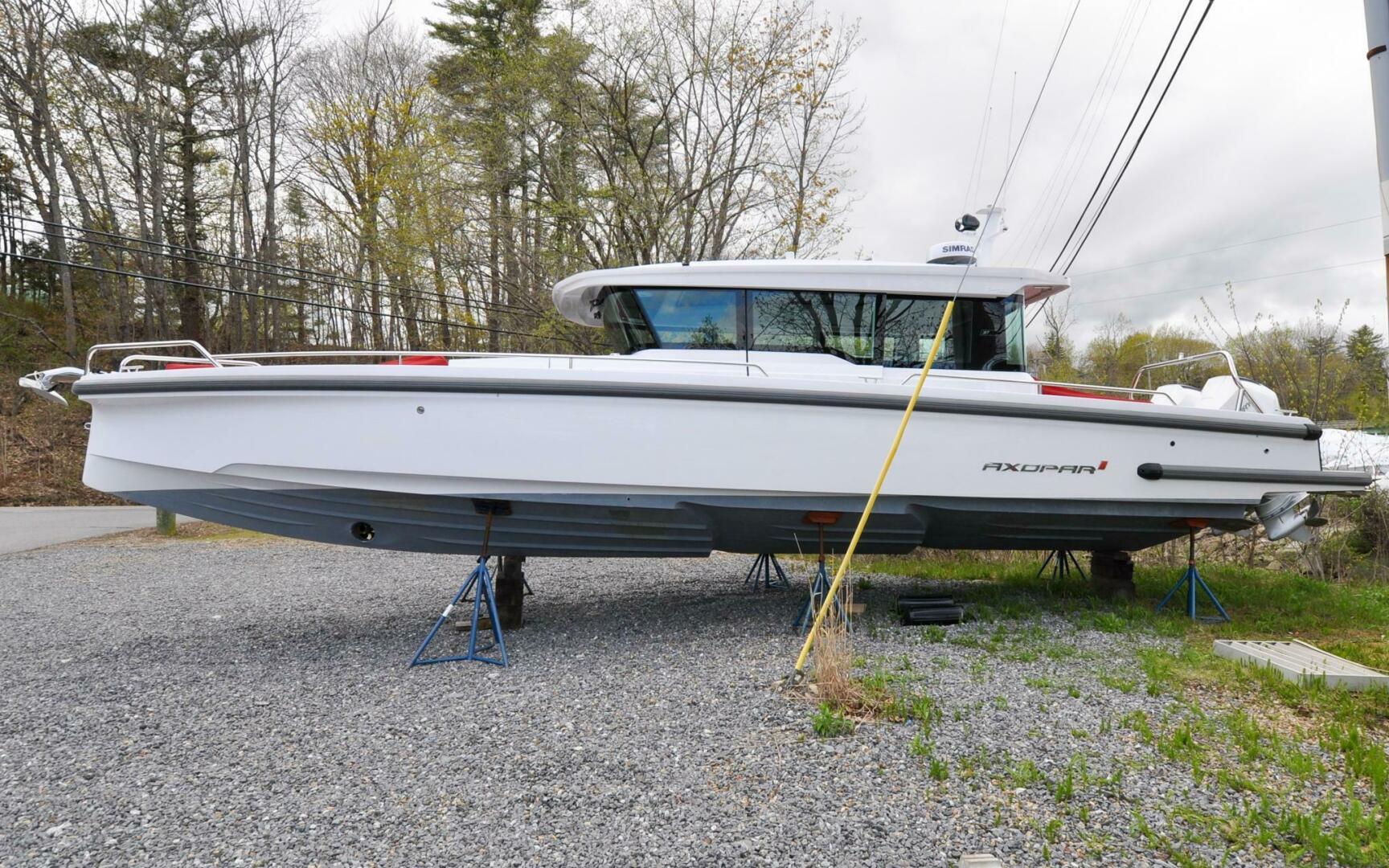 Slide: The Image of Axopar 37 Cross Cabin 2021 - 5279718