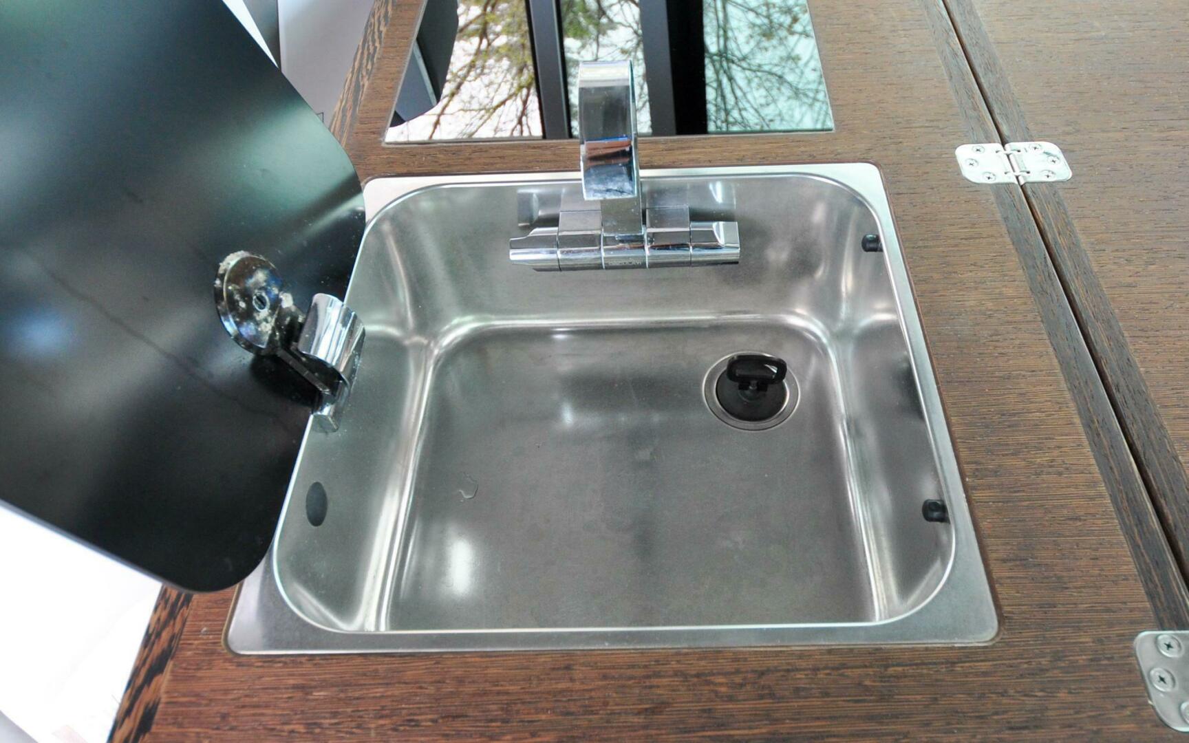 Slide: The Image of Axopar 37 Cross Cabin 2021 - 5279739