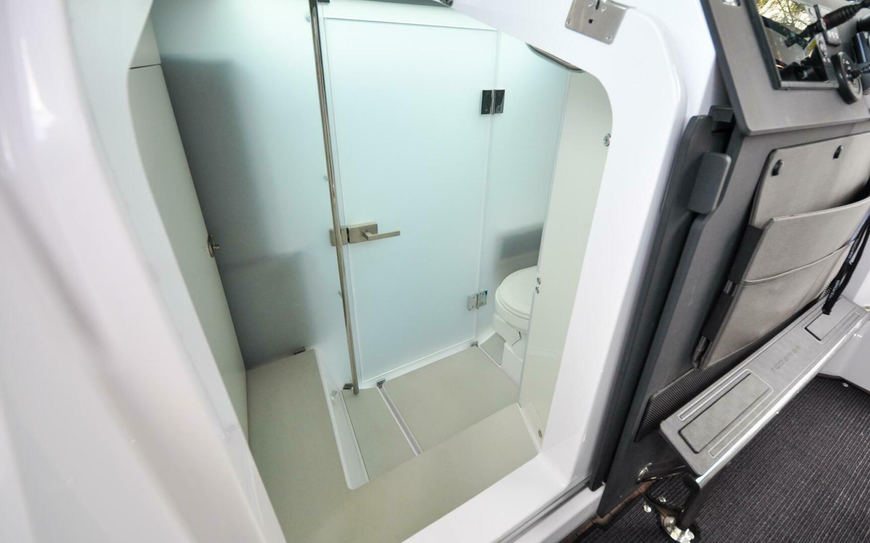 Slide: The Image of Axopar 37 Cross Cabin 2021 - 5279742