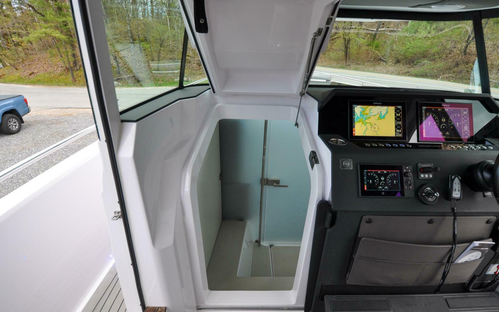 Slide: The Image of Axopar 37 Cross Cabin 2021 - 5279743