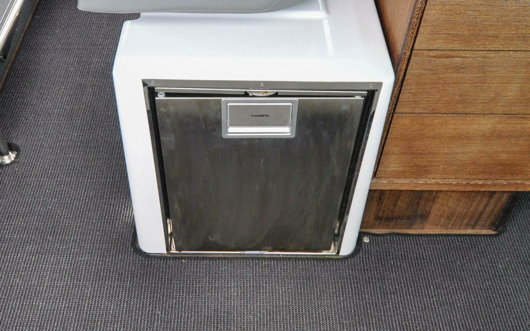 Slide: The Image of Axopar 37 Cross Cabin 2021 - 5279744