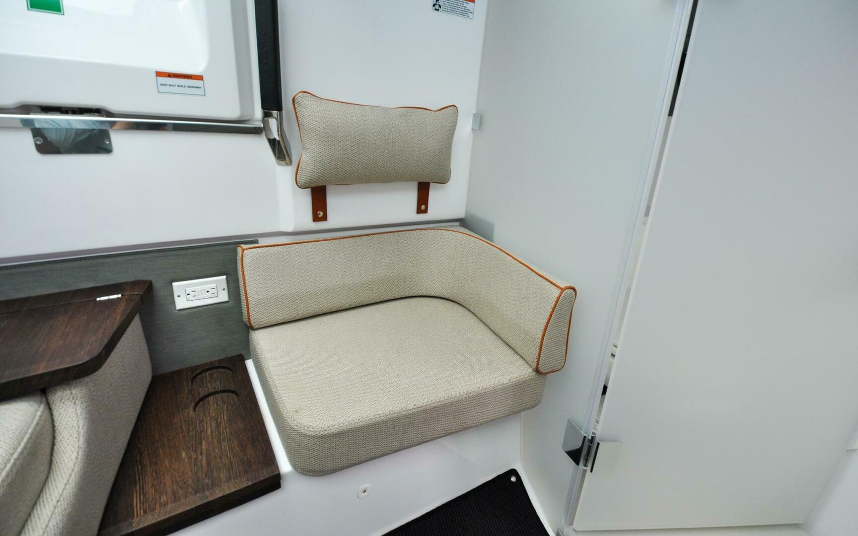 Slide: The Image of Axopar 37 Cross Cabin 2021 - 5279746