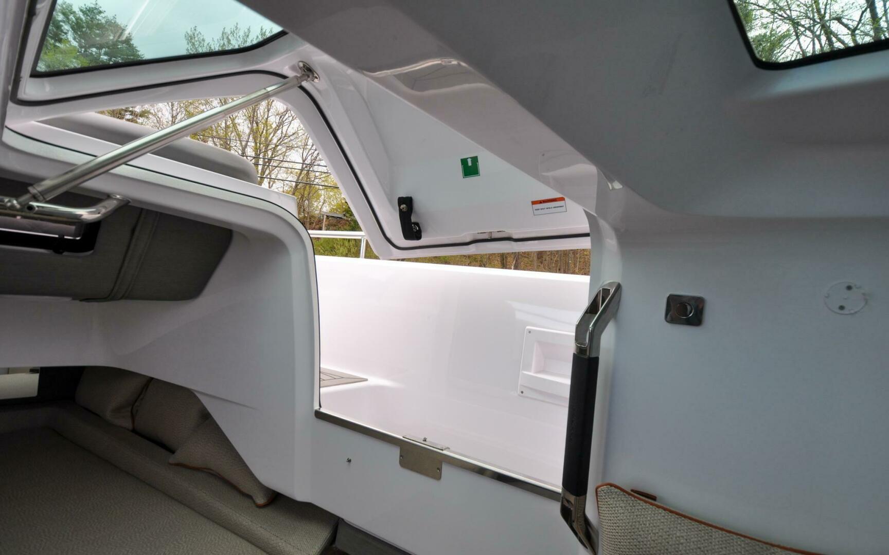 Slide: The Image of Axopar 37 Cross Cabin 2021 - 5279748