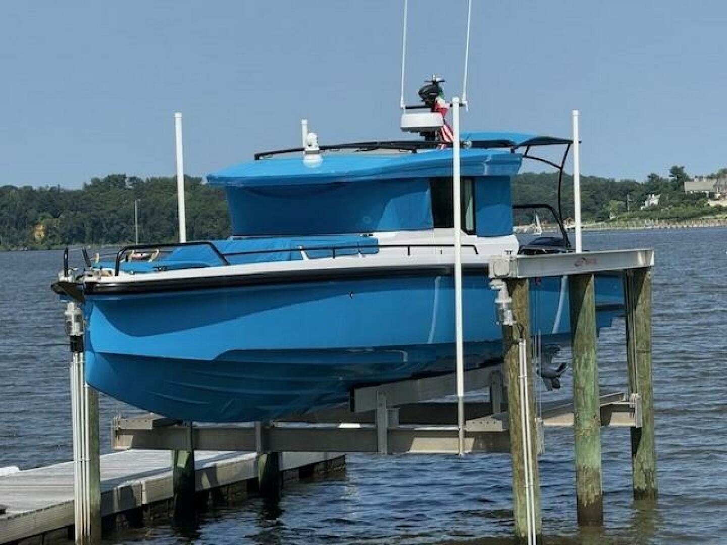 Slide: The Image of Axopar 37 Cross Cabin 2023 - 5532396