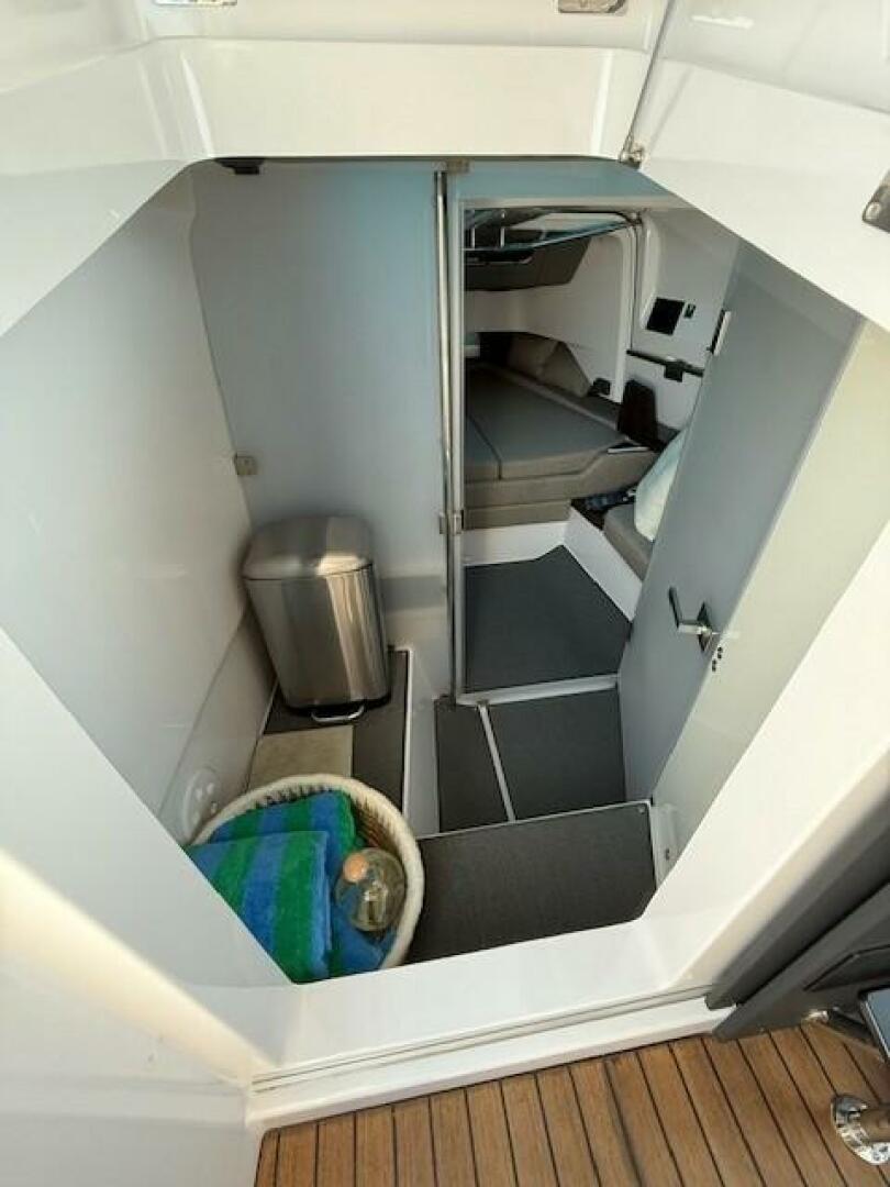 Slide: The Image of Axopar 37 Cross Cabin 2023 - 5532392