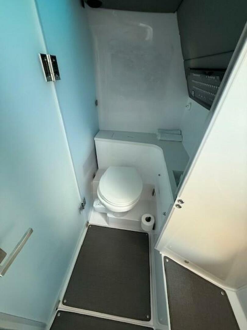 Slide: The Image of Axopar 37 Cross Cabin 2023 - 5532419