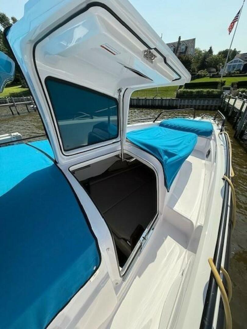 Slide: The Image of Axopar 37 Cross Cabin 2023 - 5532408