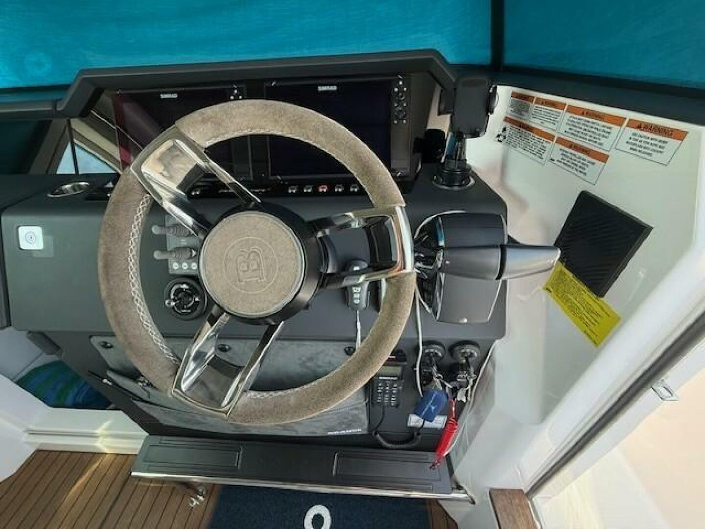 Slide: The Image of Axopar 37 Cross Cabin 2023 - 5532402