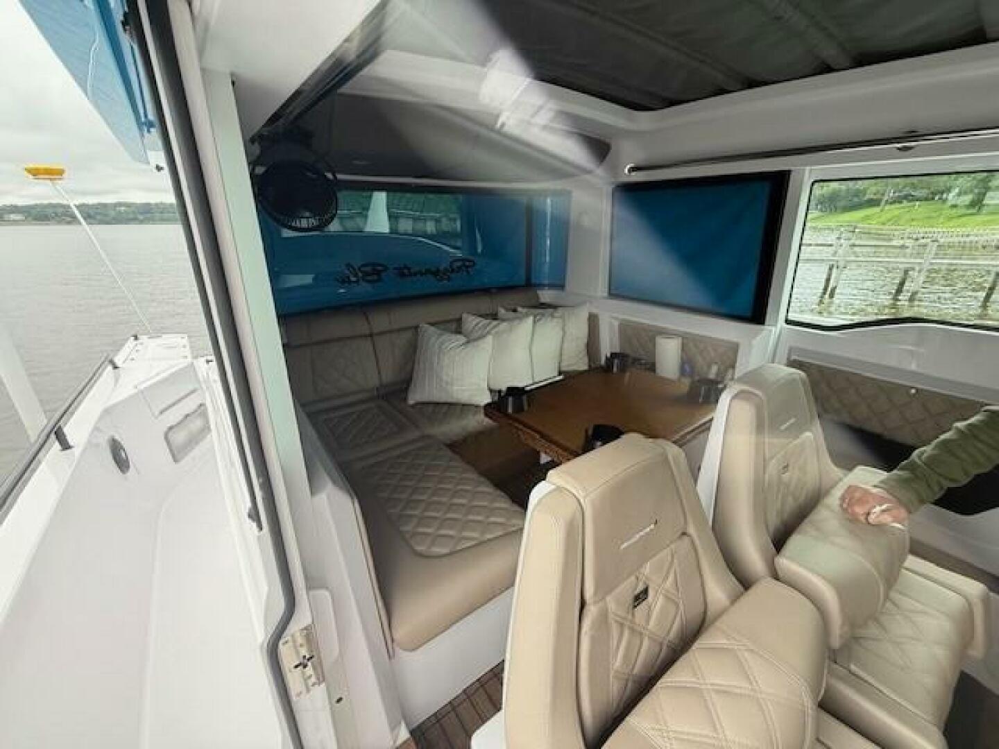 Slide: The Image of Axopar 37 Cross Cabin 2023 - 5532405