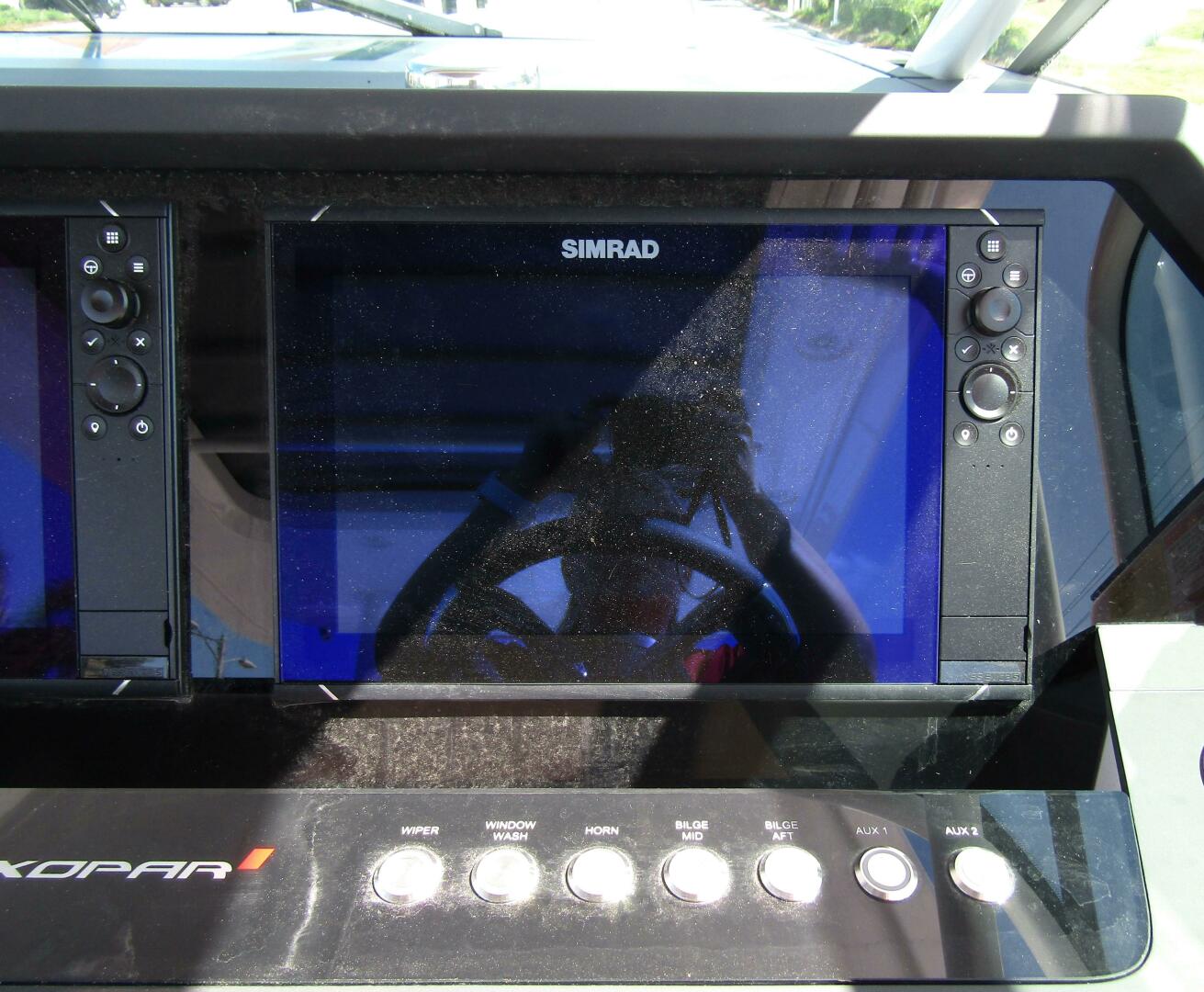 Slide: The Image of Axopar 37 Sun Top 2024 - 5283444