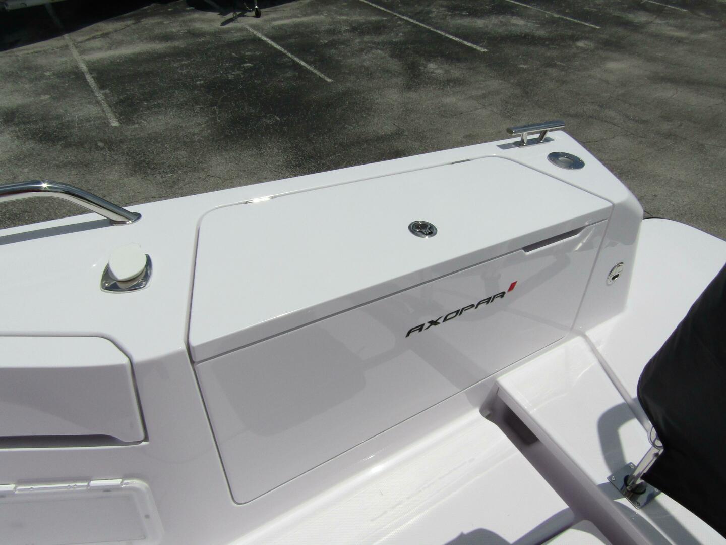 Slide: The Image of Axopar 37 Sun Top 2024 - 5283276