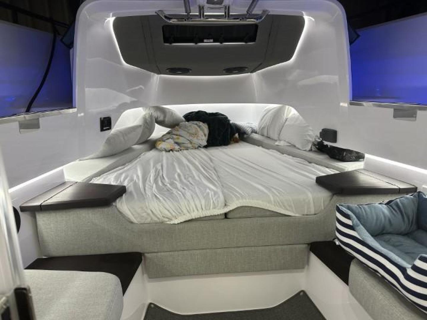 Slide: The Image of Axopar 37 XC CROSS CABIN 2023 - 3584201