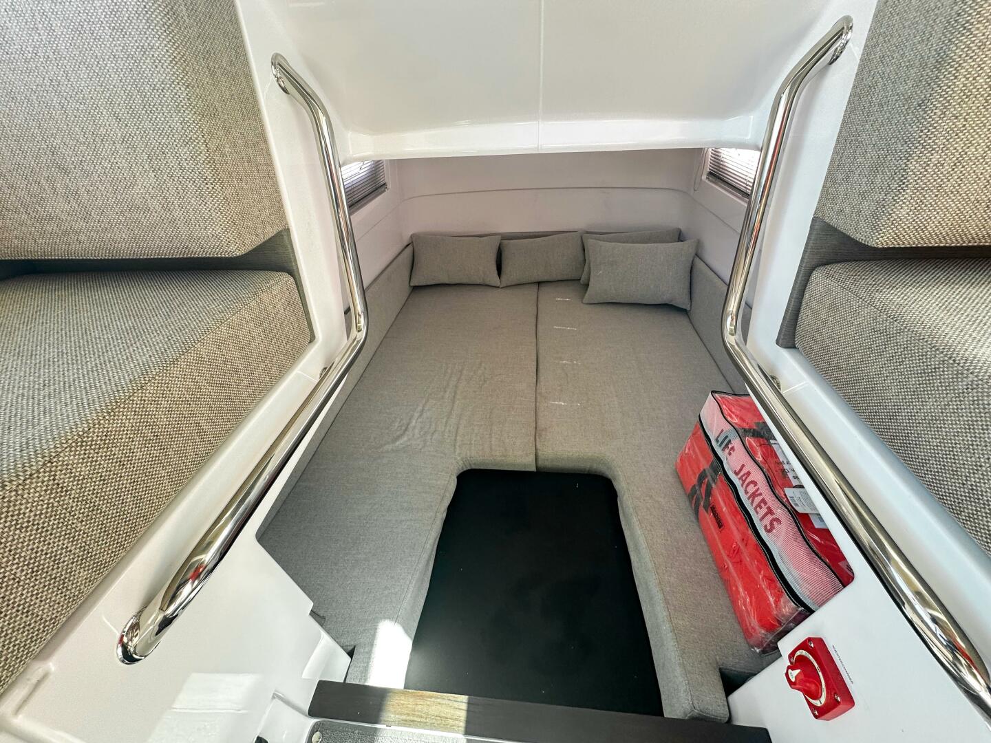 Slide: The Image of Axopar 37 XC CROSS CABIN 2024 - 5389998